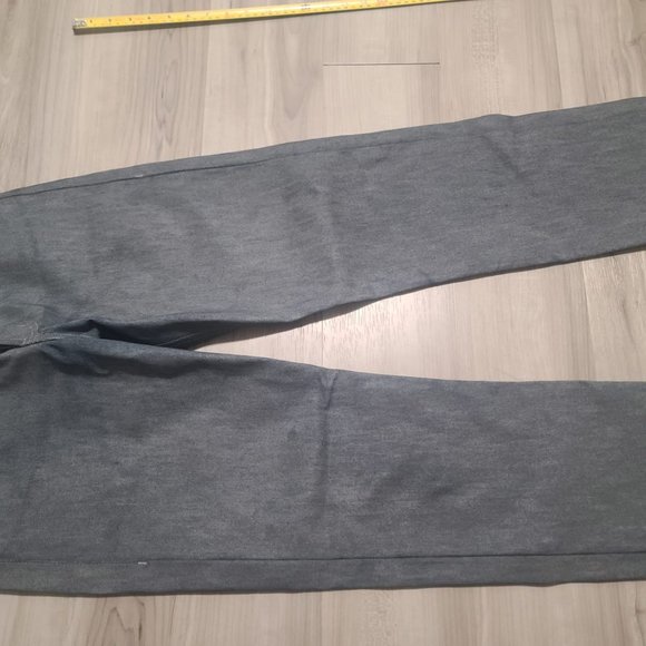 Naked and famous - Picture 3 of 3